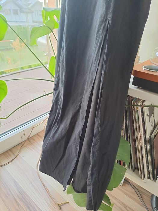 Letnia sukienka z rozcięciem Zara