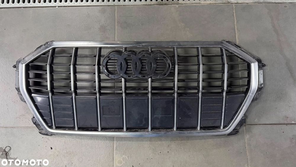 Grill/Atrapa chłodnicy - Audi Q3 83A - ORYGINALNY
