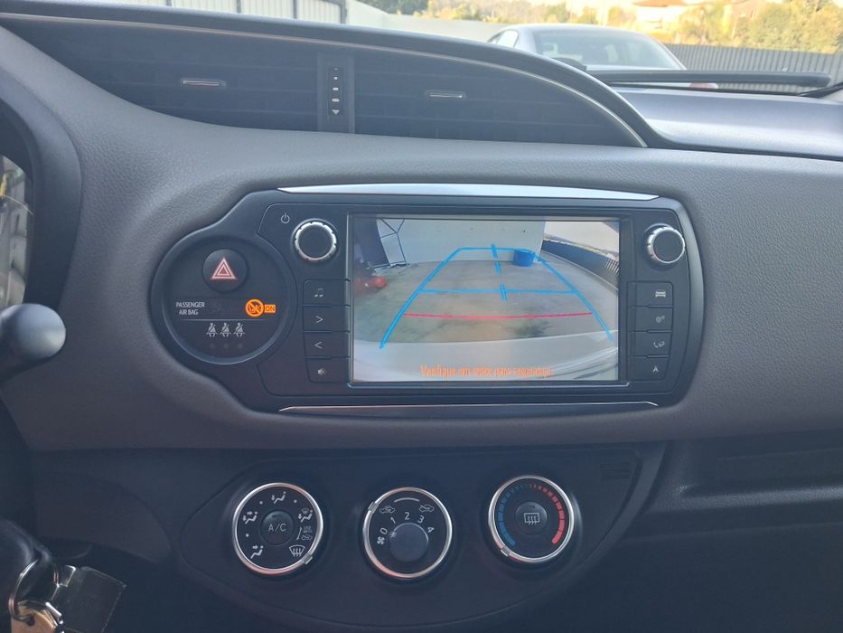 Toyota yaris em muito bom estado.