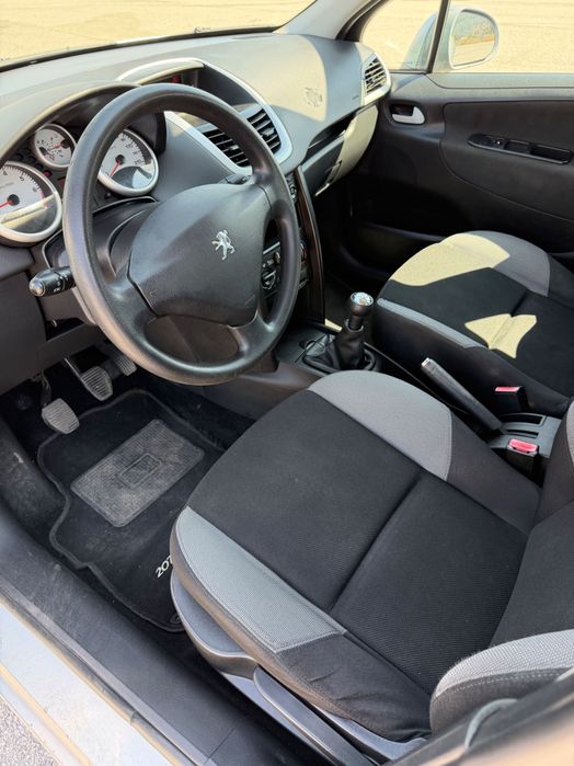 Peugeot 207 — fotografia 5