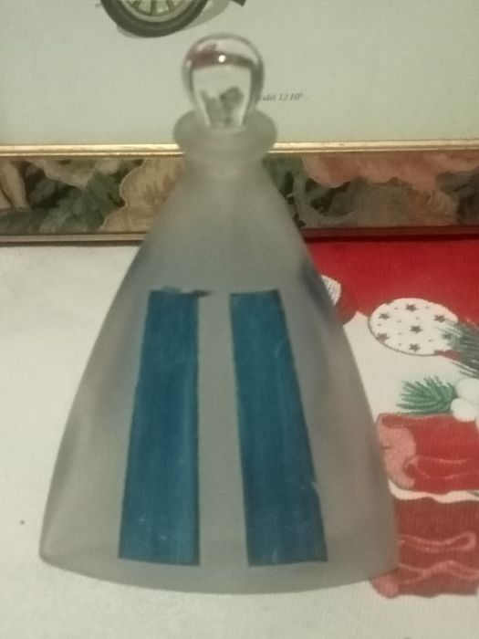 Belo frasco para perfume ou outros