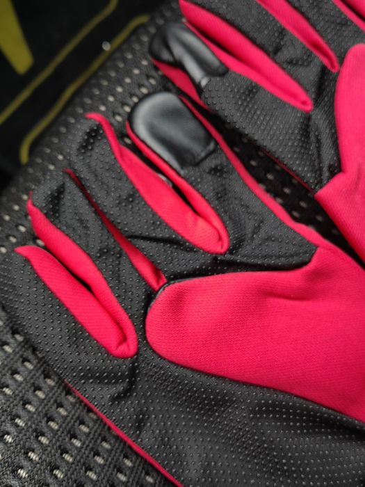 Luvas de mota vermelhas