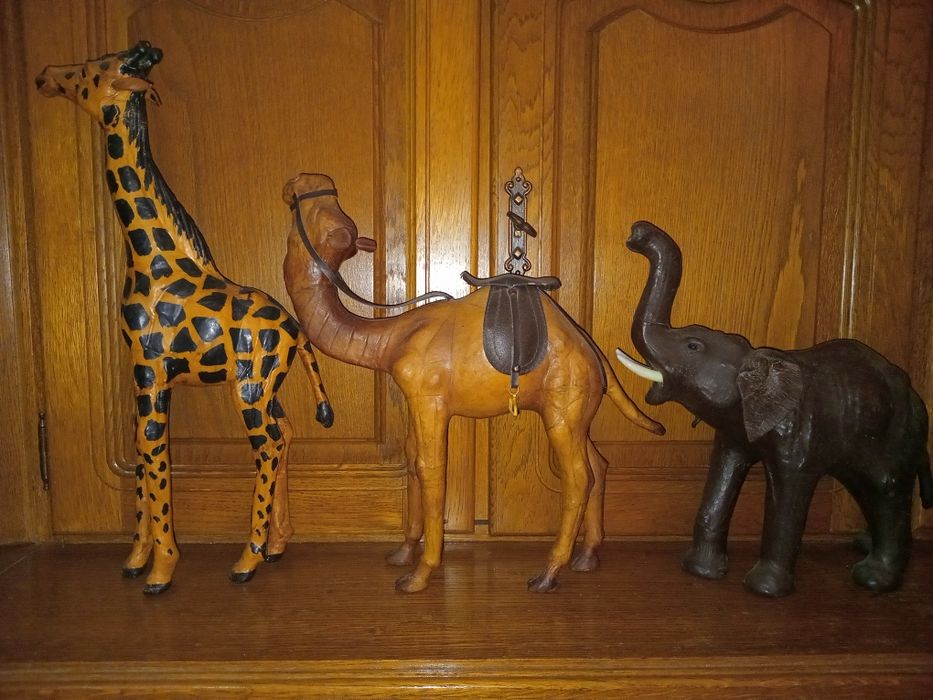 Сувенирные кожаные фигурки