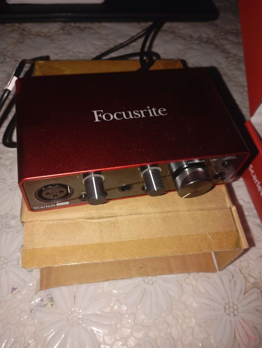 Звукова карта Focusrite scarlett solo
