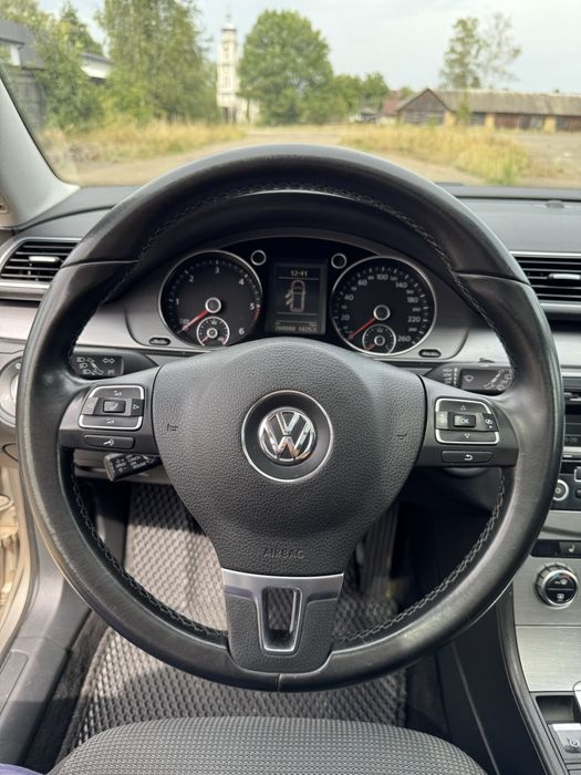 Volkswagen Passat B7 2013 року