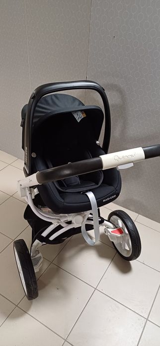 Carrinho Bebé Qyinny + Ovinho Maxi-Cosi