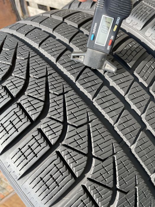 265/35 R19 Pirelli PZero Winter (Германія) 2шт./ 2024 рік./ як нові