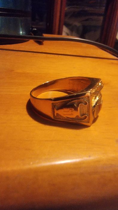 Anel de ouro 19k peso 8.8 gramas do benfica