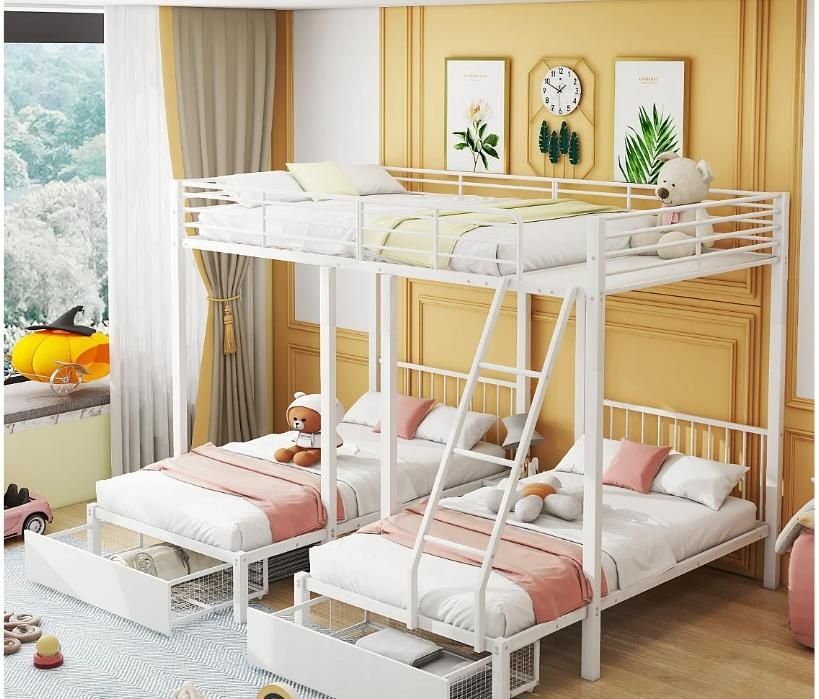 Beliches triplos com colchões - casal 140 x 200 cm e 2 camas de solteiro
Como novo (6 meses de utilização) 
Motivo: mudança de casa
Sem colchões