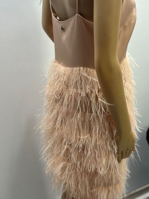 Twinset sukienka z piórami 38