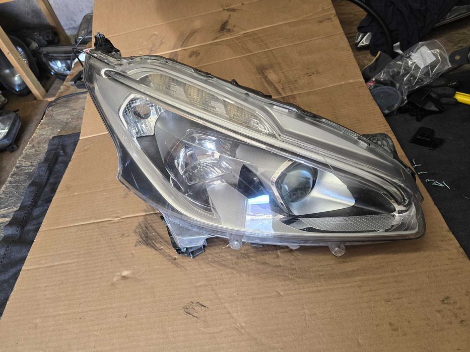 lampa przód Peugeot 208 I lift led