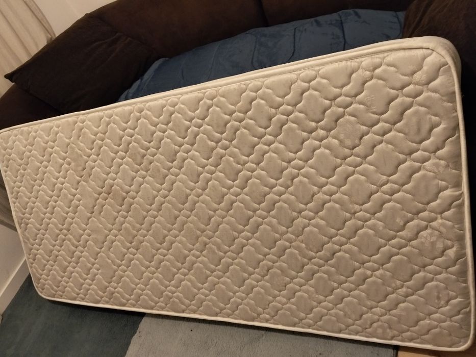 Base cama solteiro+ colchão