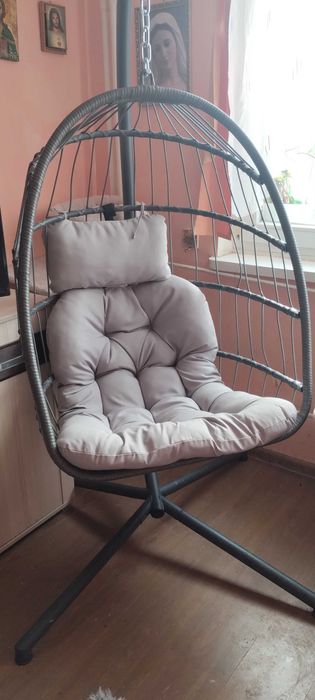 Sprzedam Fotel kokon bujany z poduszką na balkon