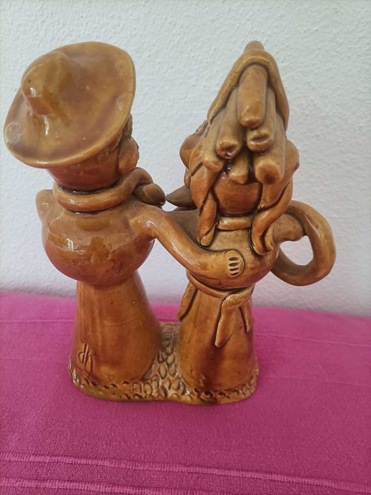 Famosa cerâmica de Júlia Ramalho - Casal