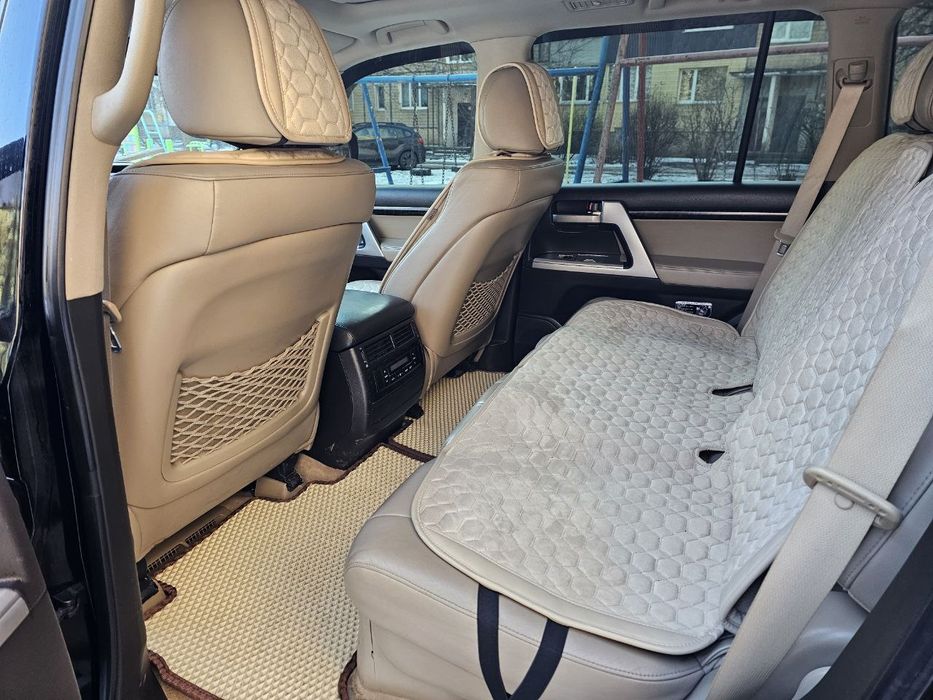 Toyota Land Cruiser 200