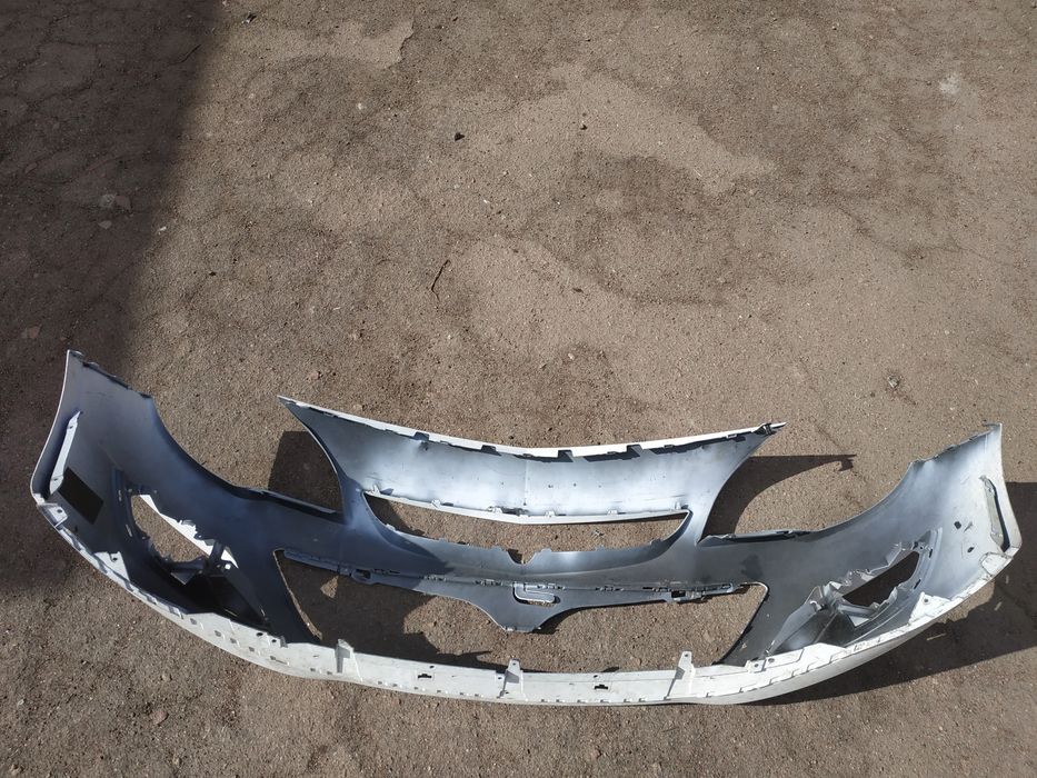 Opel Astra J 2012- рестайл бампер передний в наличии оригинал 13368660