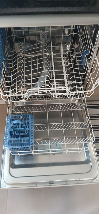 Maquina de lavar loiça indesit