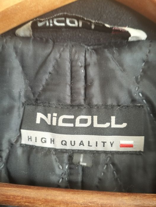 Sprzedam płaszcz czarny.