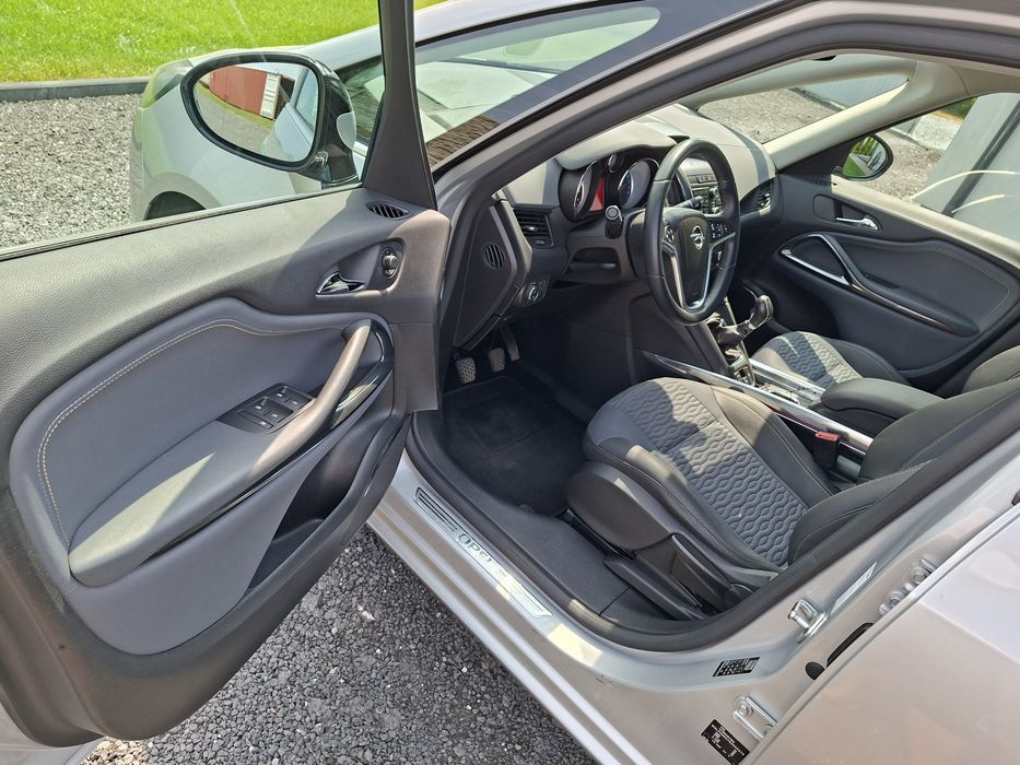 Opel Zafira C  Benzyna 1.4 Przebieg 98000 Km