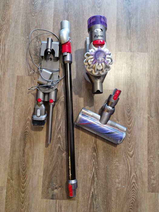 Dyson V8 aboslute - działający