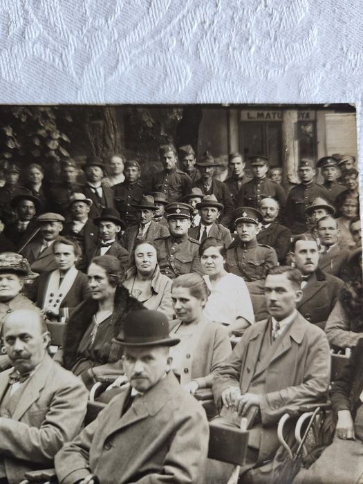 Stare zdjęcie ok 1920 r z zebrania lub koncertu