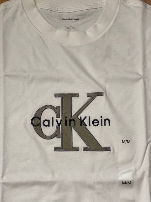 Футболка Calvin Klein НОВА!