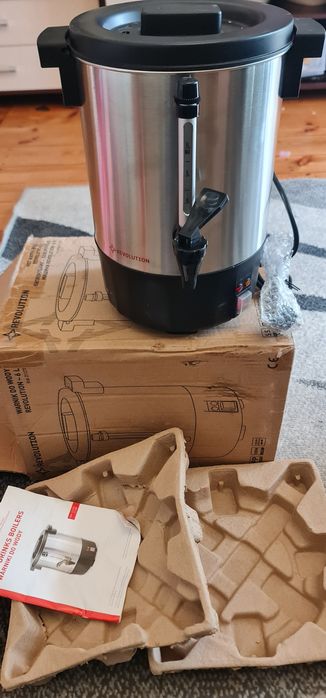Warnik do wody Revolution-6L

Nowy z metkami. Revolution

REVOLUTION-6