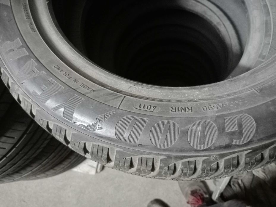 Продам автошини 14 і 15.
