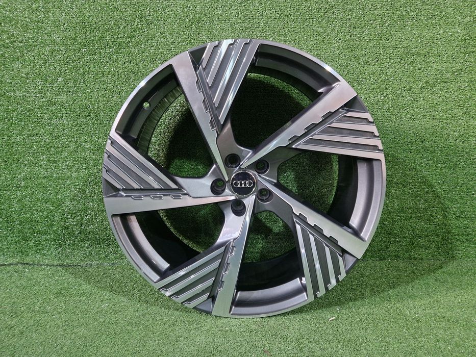 Диски R22 5 x 112 CB 66.5 Audi  Q7 Q8 DAU107