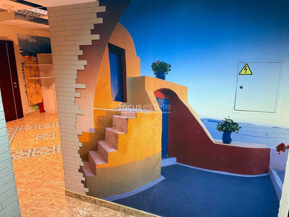 Без%. Фасад. Два входи. Офіс 220м2. Оболонь. Оболонська Набережна 15