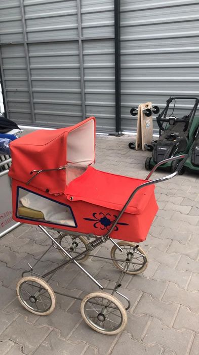 Wózek z czasu PRL dla lalek