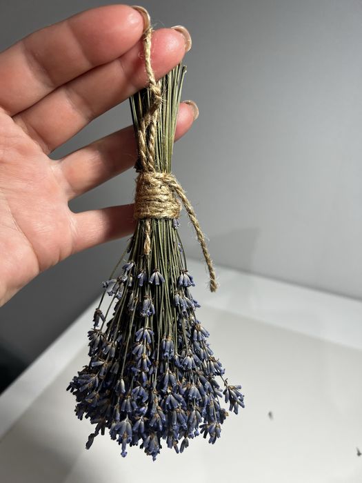 Міні-букетики з лаванди у гардеробні та шафи