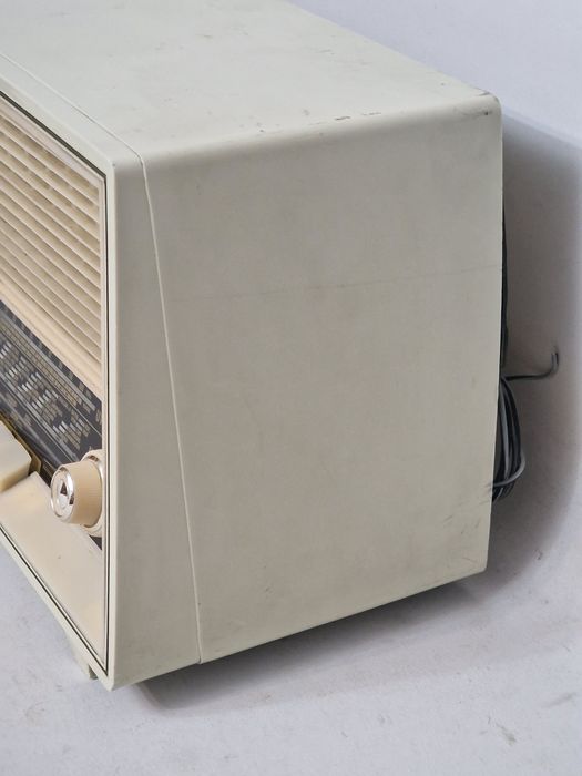 Rádio antigo reparado Loewe-Opta