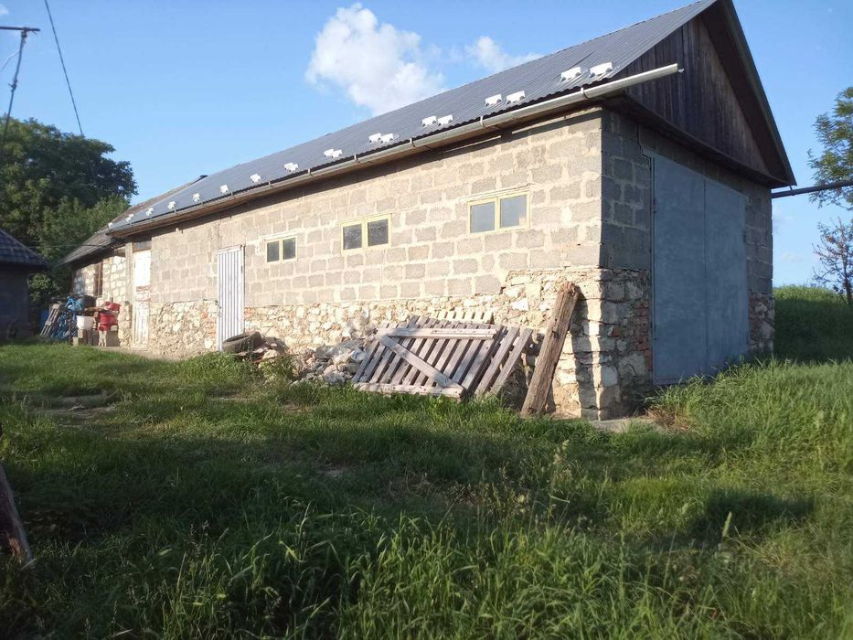 Продається будинок-господарство в Кам'янець-Подільському р-ні