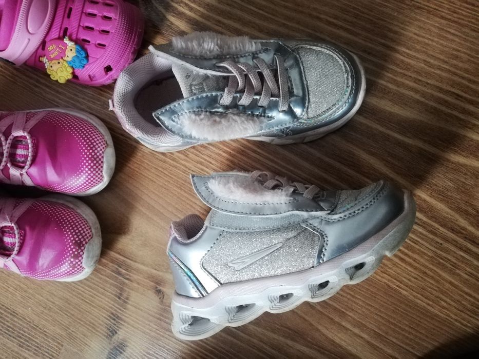 6 par butów 26 kalosze bejo, adidasy sprandi led(2x) kapcie