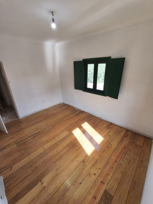 CASA T2 com garagem e jardim