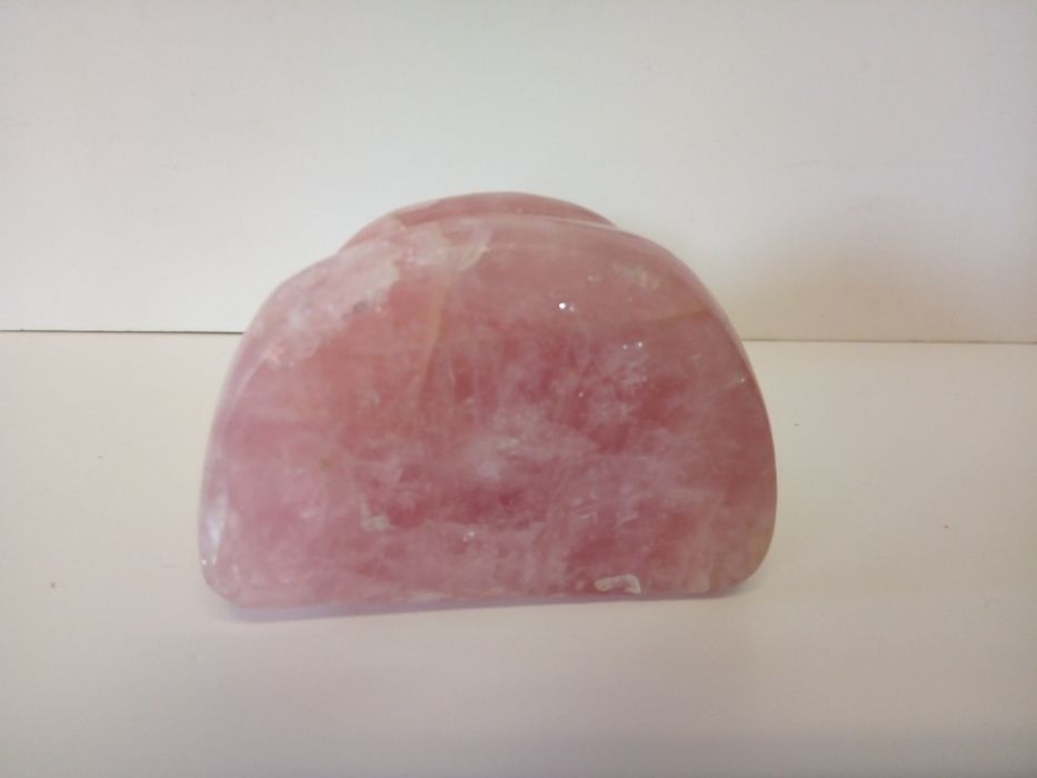 Feng Shui - lindo Buddha em quartzo rosa-altura 11 cm- peso 499 gramas