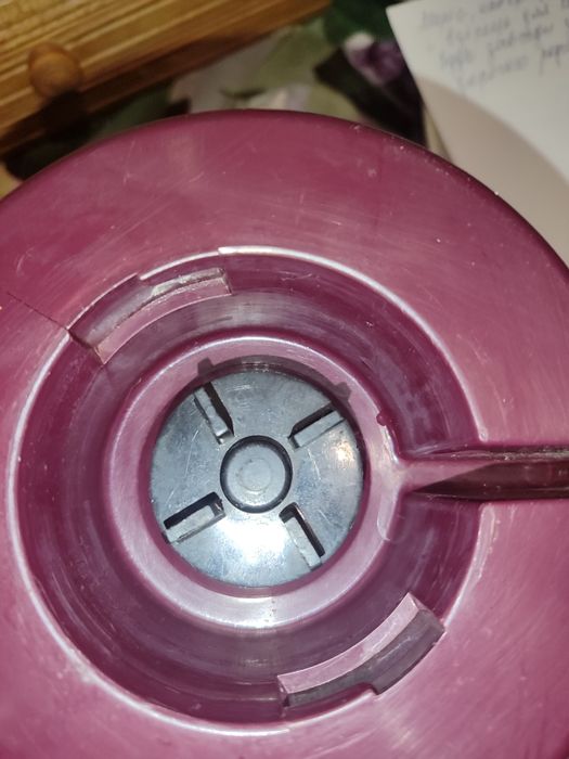 Блендером або міксером.