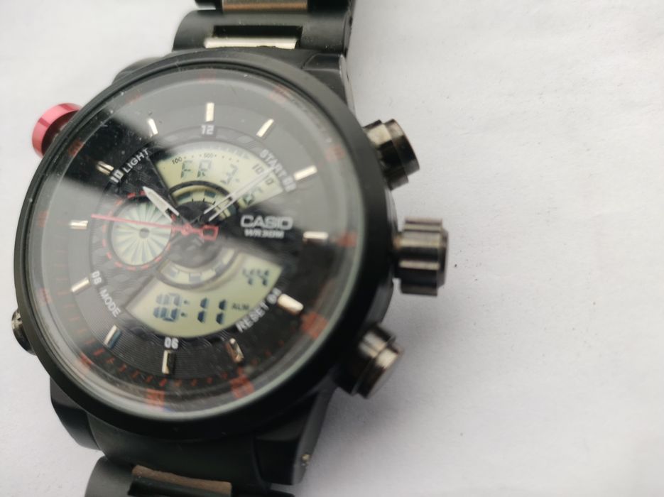 Часы  Casio рабочие.