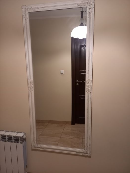 Lustro 72x162 z białą ramą rustykalne