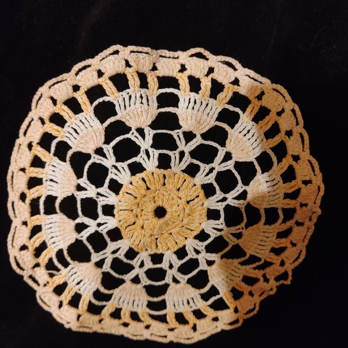 Serwetka szydełkowa 15,5 cm