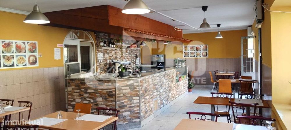 Loja C/Restaurante Em Arcozelo