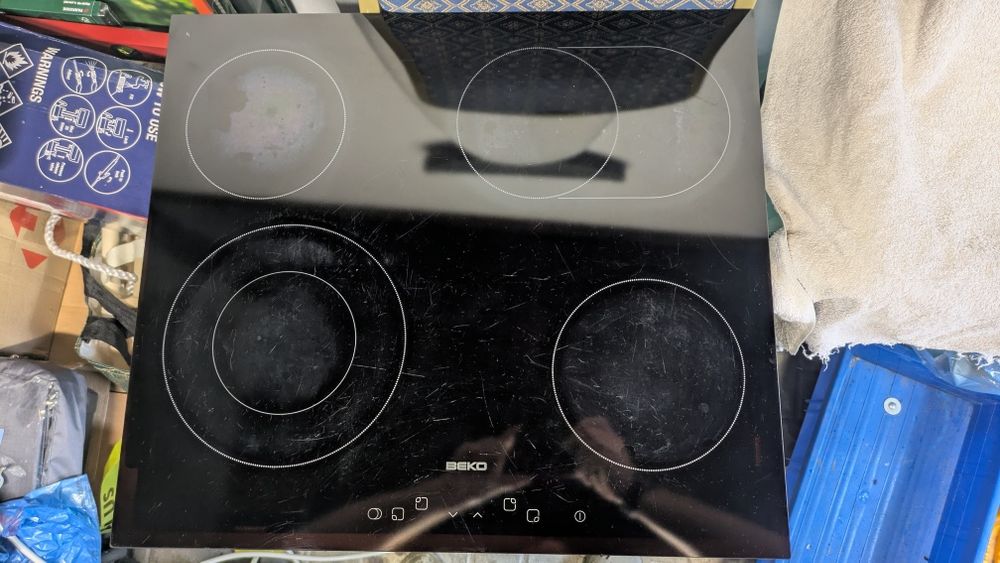 Płyta elektryczna BEKO HIC 64403