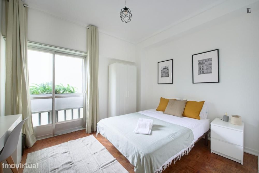 Quarto - localizado em Roma-Areeiro Lisbon