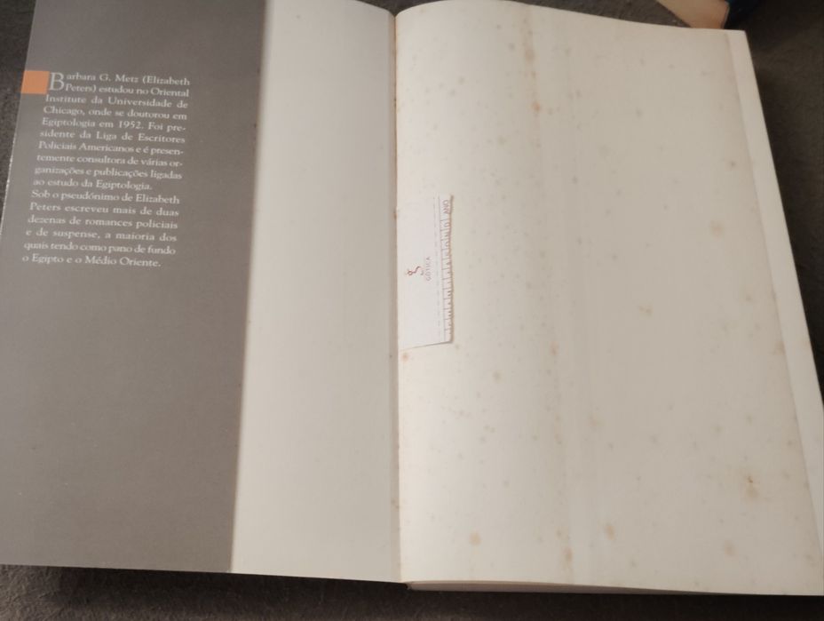 Livros da Escritora Elizabeth Peters Usados