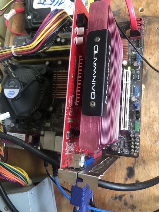 Видеокарта asus  GT9500
