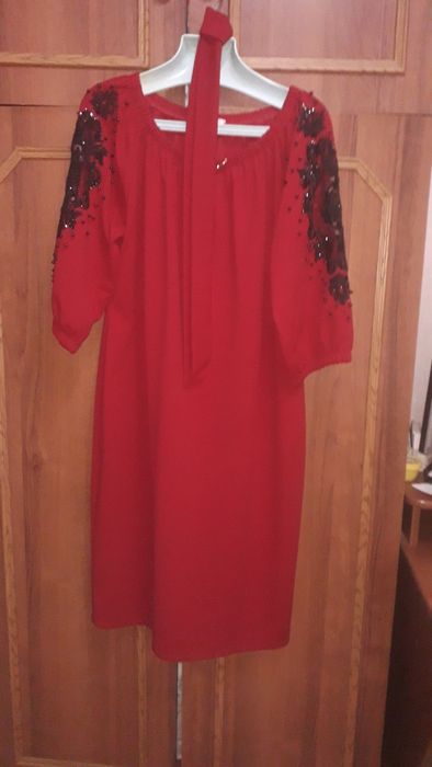 Продаются женские вещи.