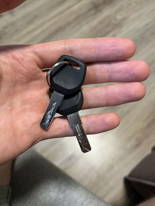 Замок для мотоцикла з сигналізацією