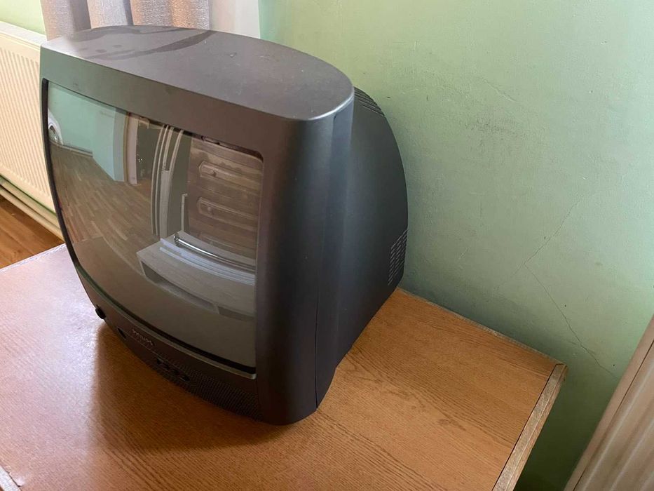 телевізор маленький