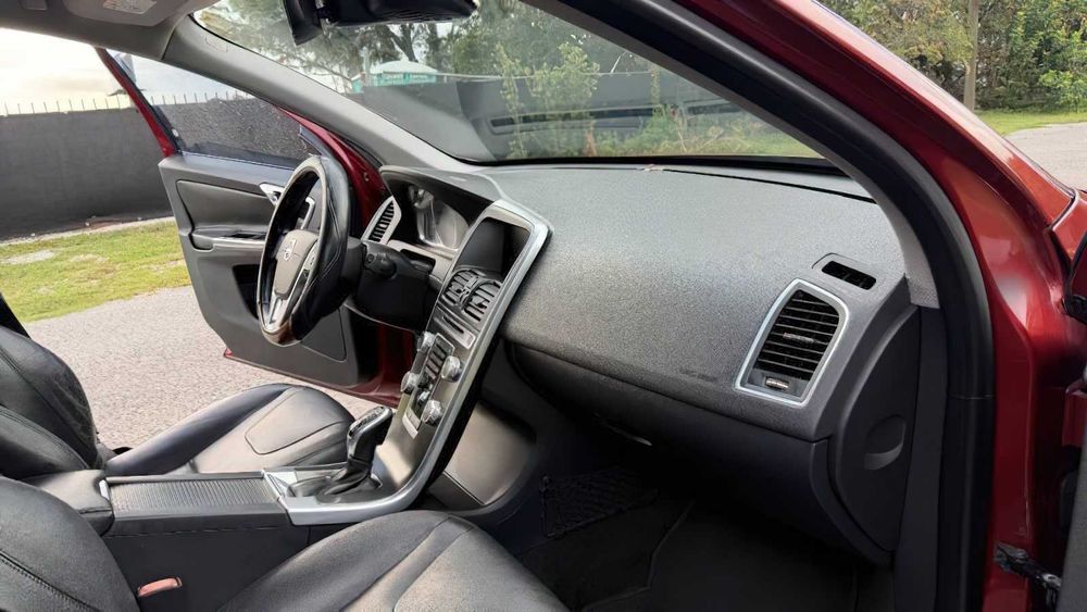 Volvo XC60      2016